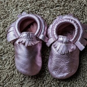 Freshly Picked moccs size 5